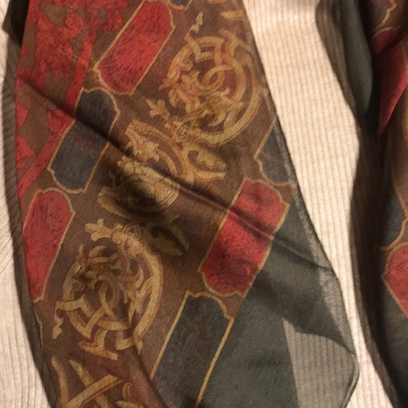 Scarf - Picture 2 of 7